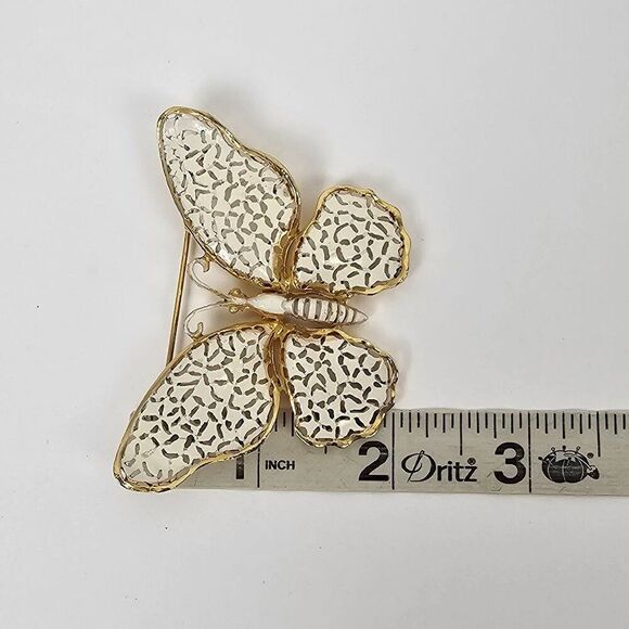 Vintage Butterfly White Enamel Brooch Pin‎ Gold Tone Cut Out Open Work Ornate - Picture 4 of 8